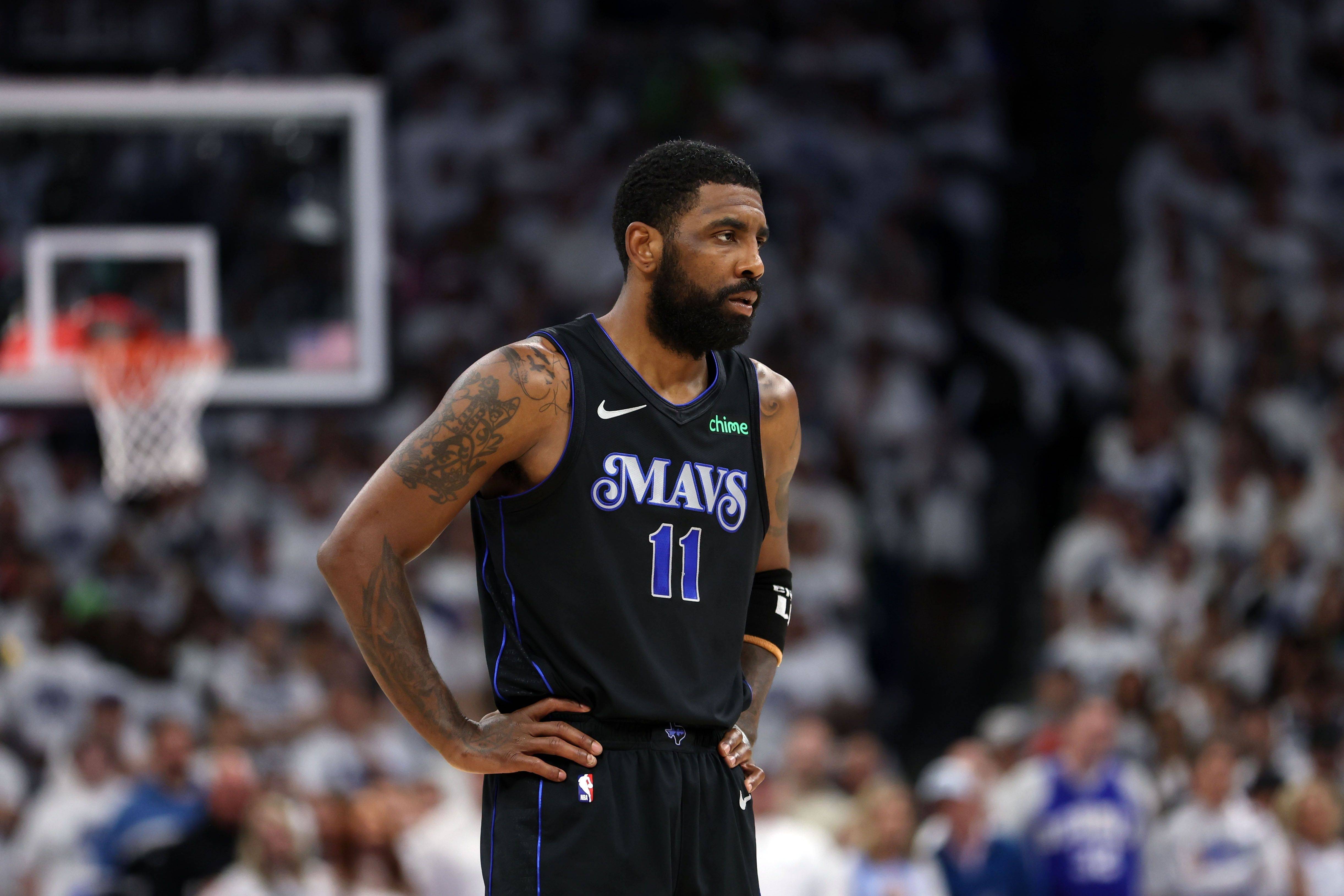 体育犯规大战 吴庆龙冲撞裁判被驱逐