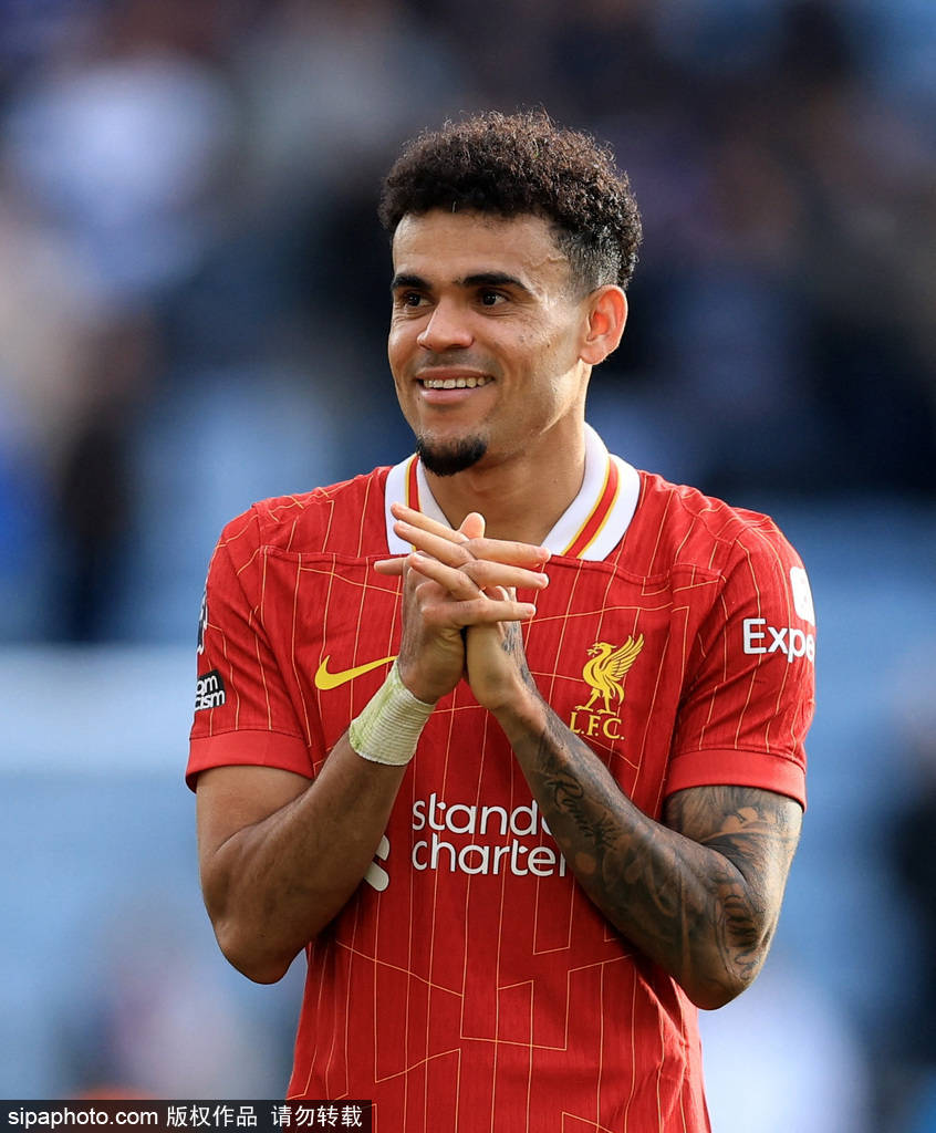 世界杯南美洲区外围赛：乌拉圭击败哥伦比亚.